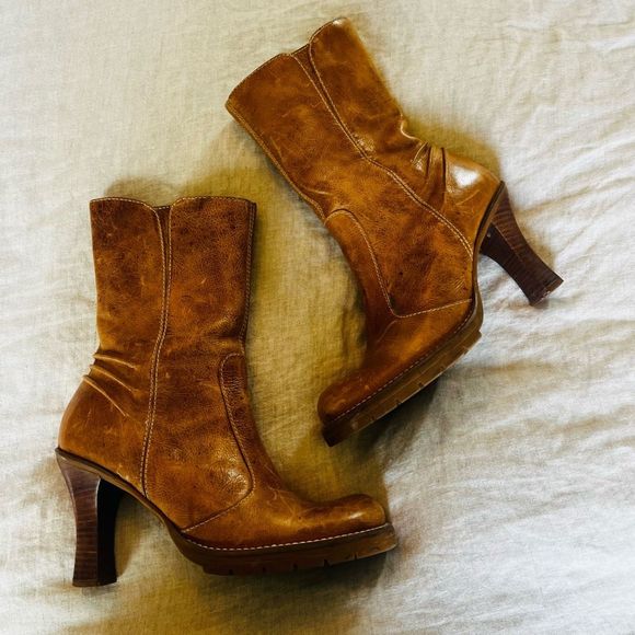 Steve Madden Shoes - Steve Madden Kinko heeled square toe lugg sole boots side zip Vintage 90s EUC RA